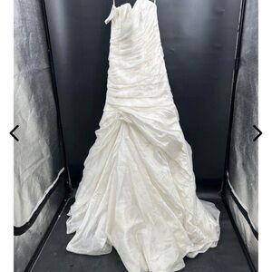 Elegant White Wedding Dress